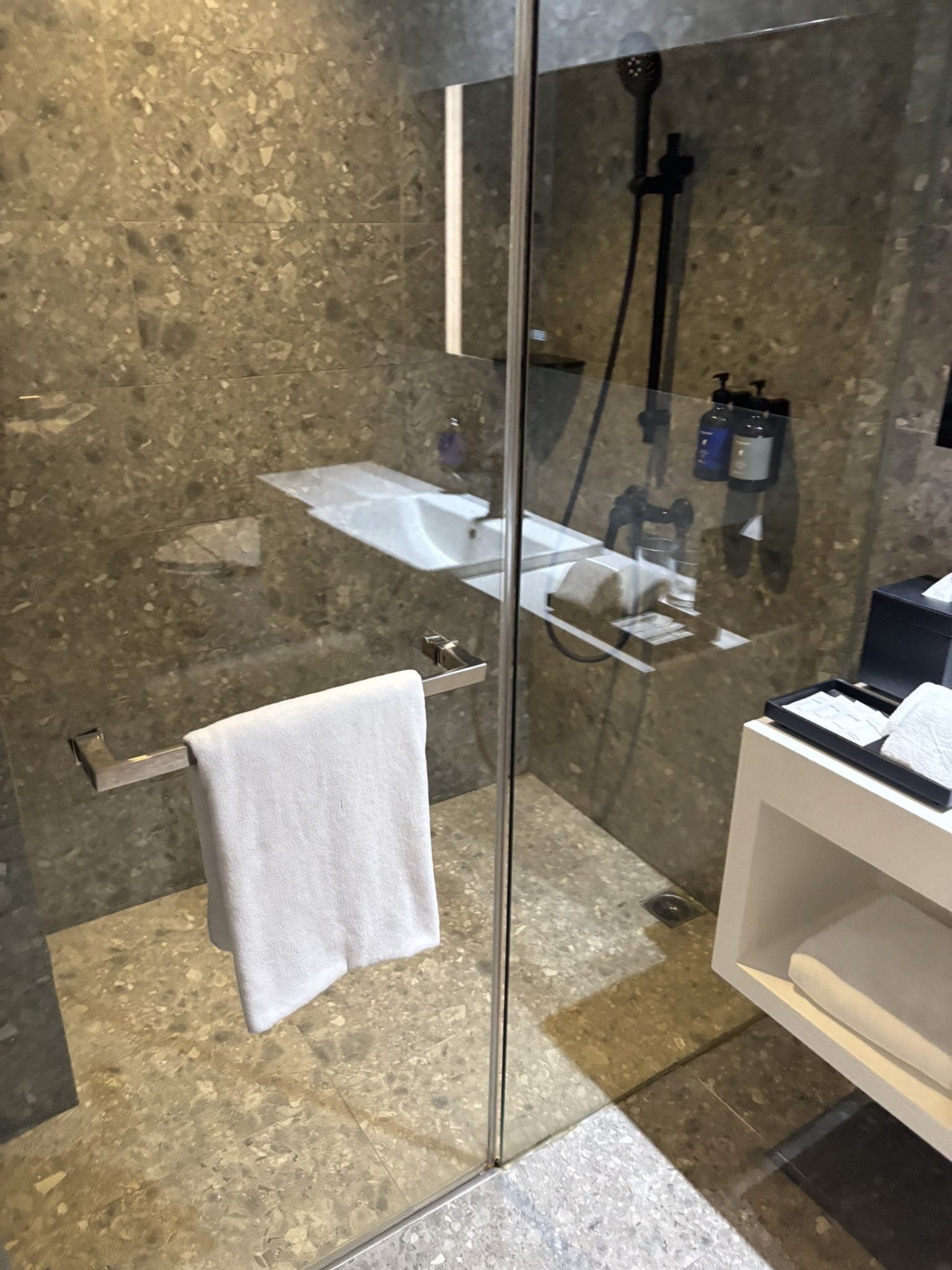 Travelodge Nimman Chiang Mai review - hotel grounds and surroundings