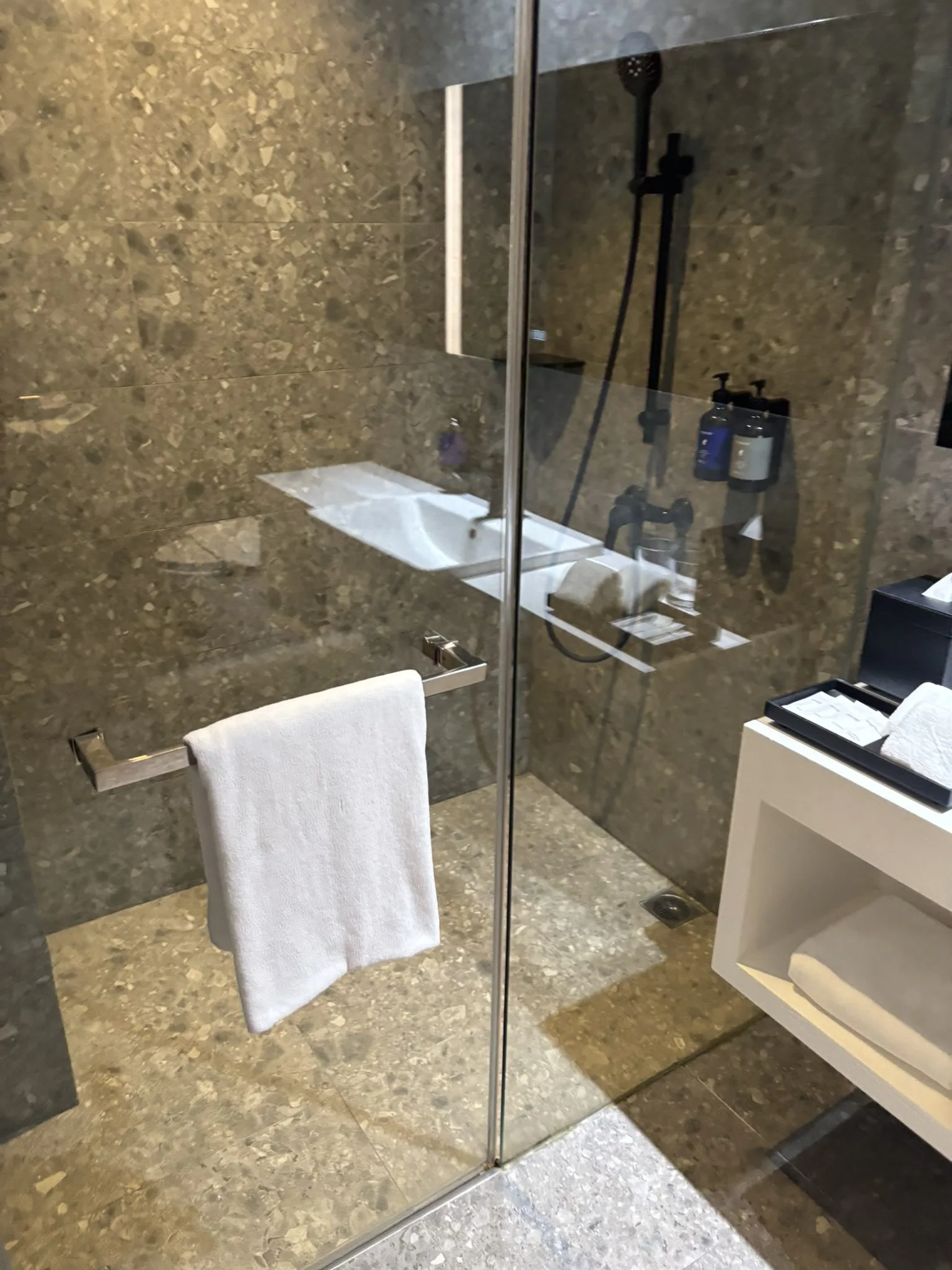 Travelodge Nimman Chiang Mai review - hotel grounds and surroundings