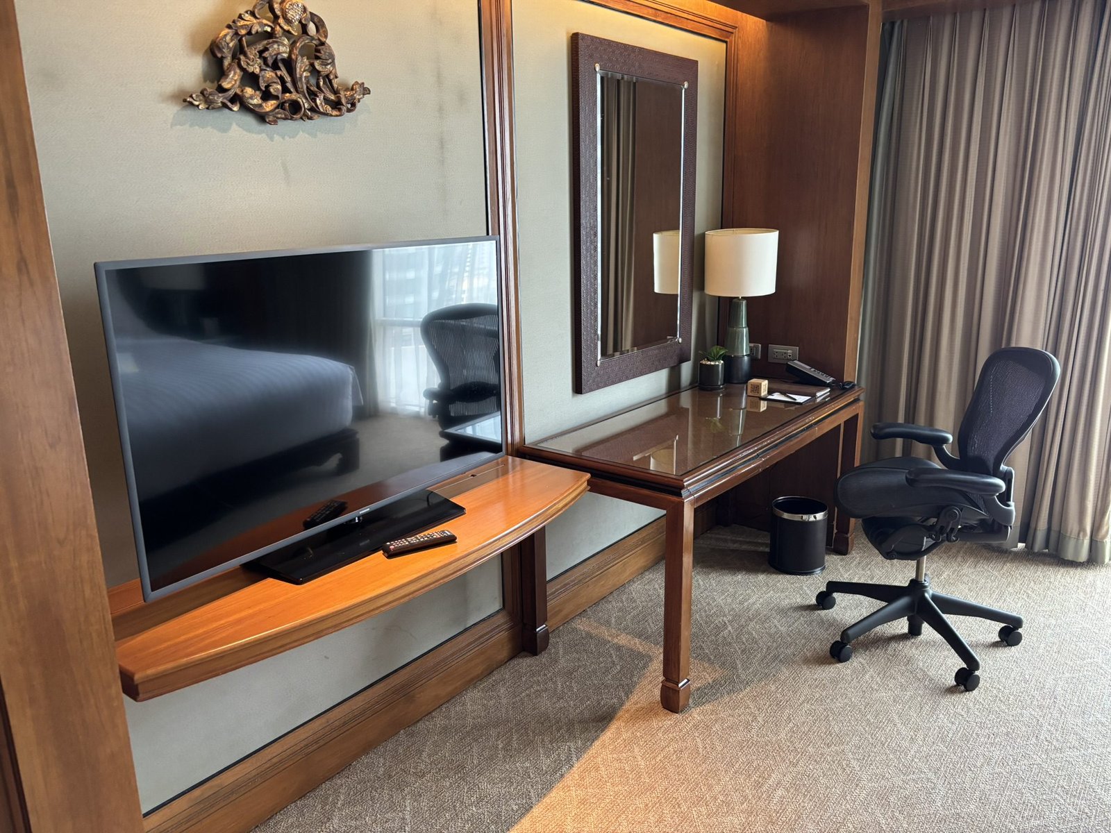 Conrad Bangkok room bed and seating area