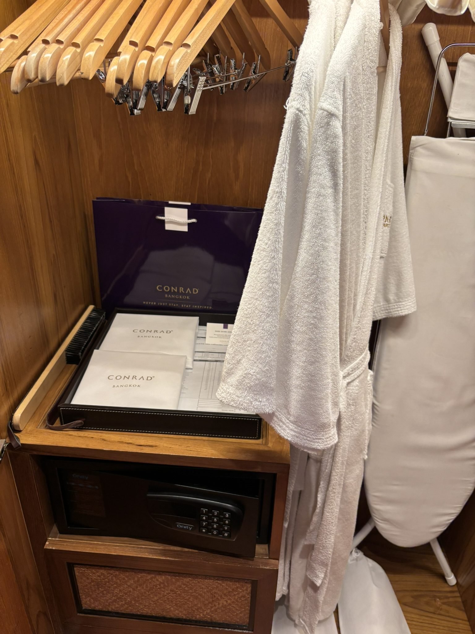 Conrad Bangkok room wardrobe