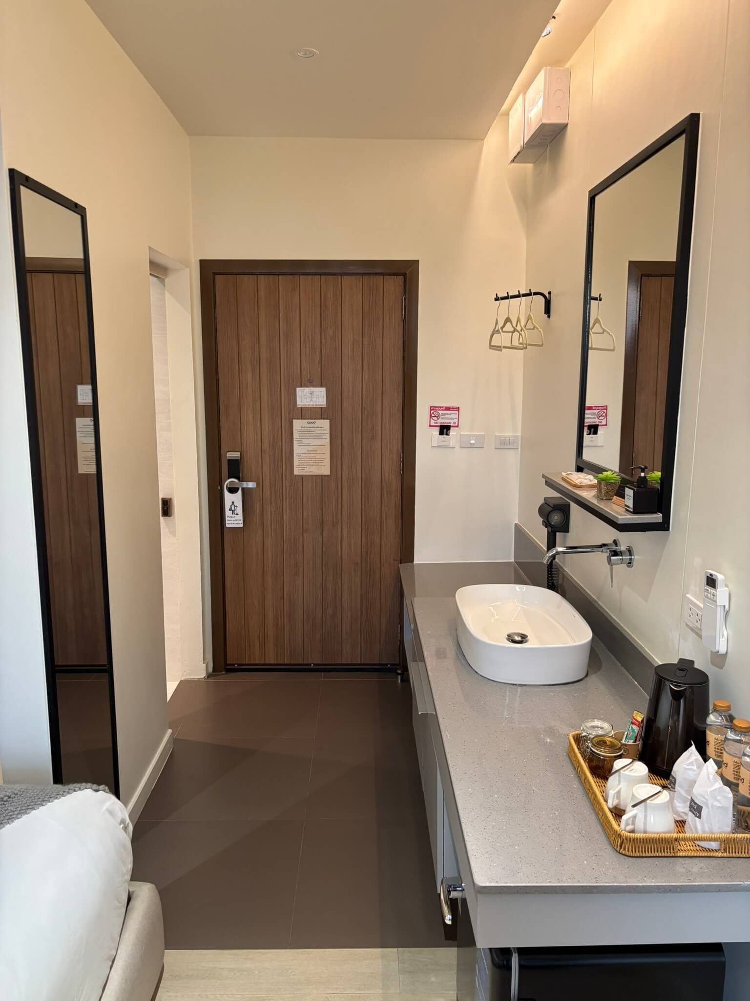 GOOD Nakhonsawan Hotel entrance and lobby area