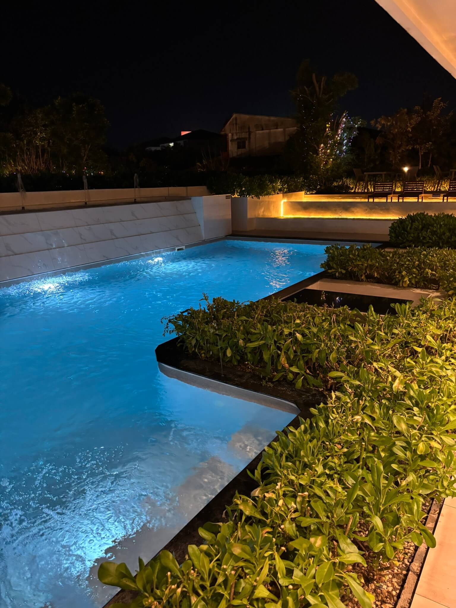 GOOD Nakhonsawan Hotel outdoor swimming pool
