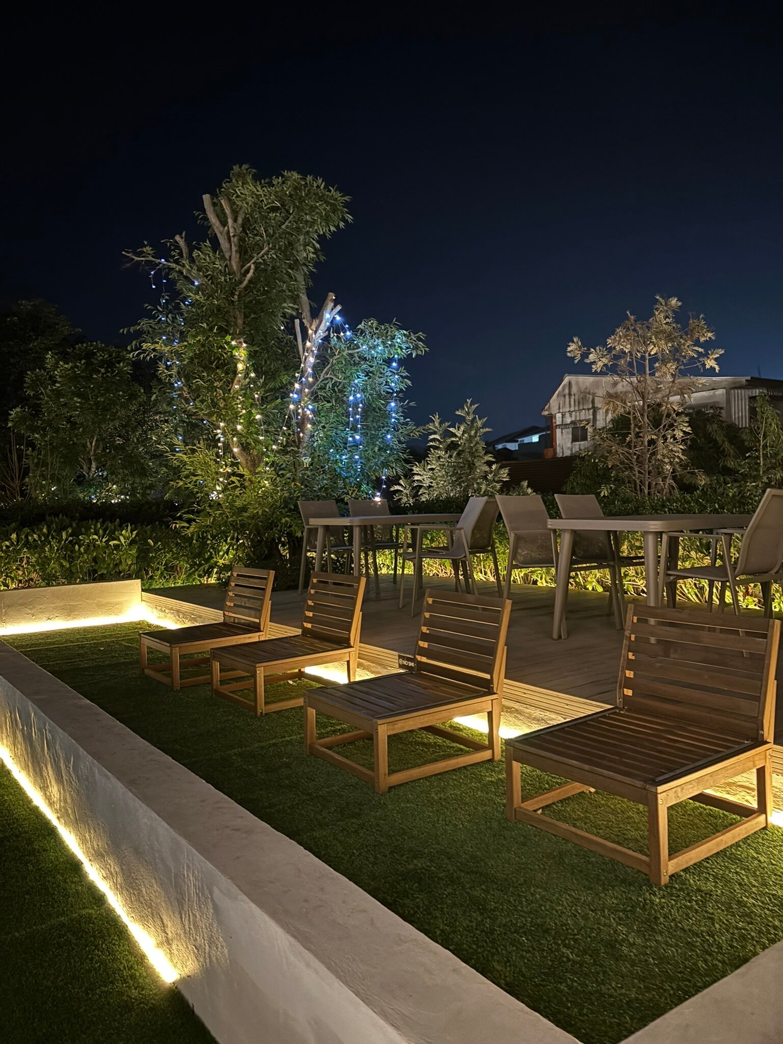 GOOD Nakhonsawan Hotel pool area at dusk