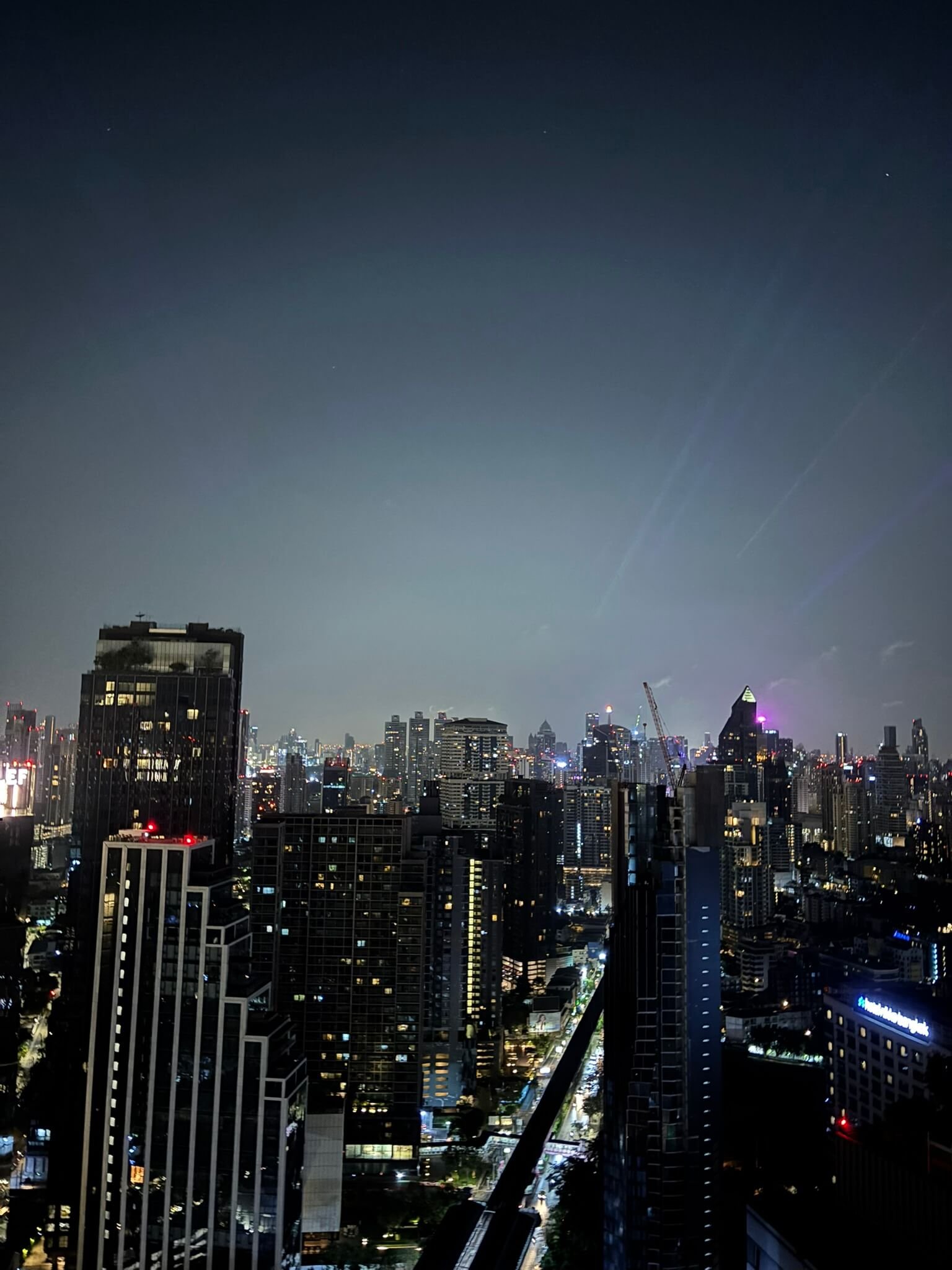 Bangkok hotels in Sukhumvit area with nightlife and shopping