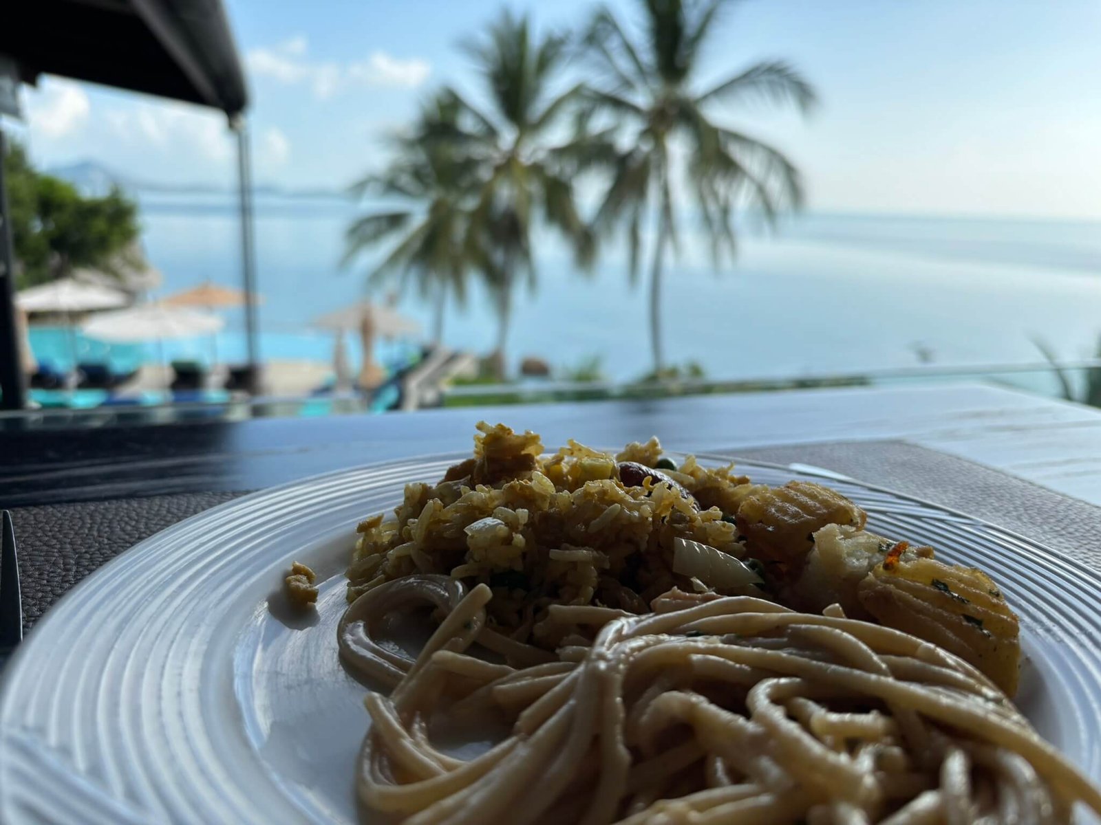 Breakfast with a sea view at Coral Cliff Beach Resort Koh Samui