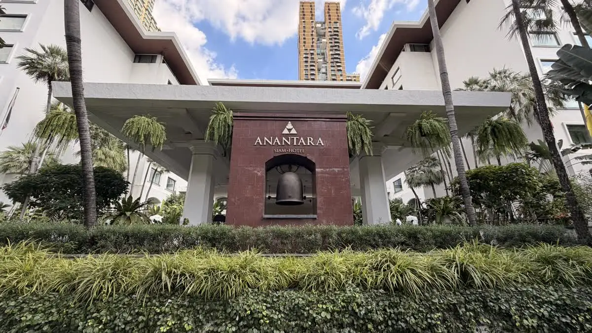 Anantara Siam Bangkok Hotel exterior