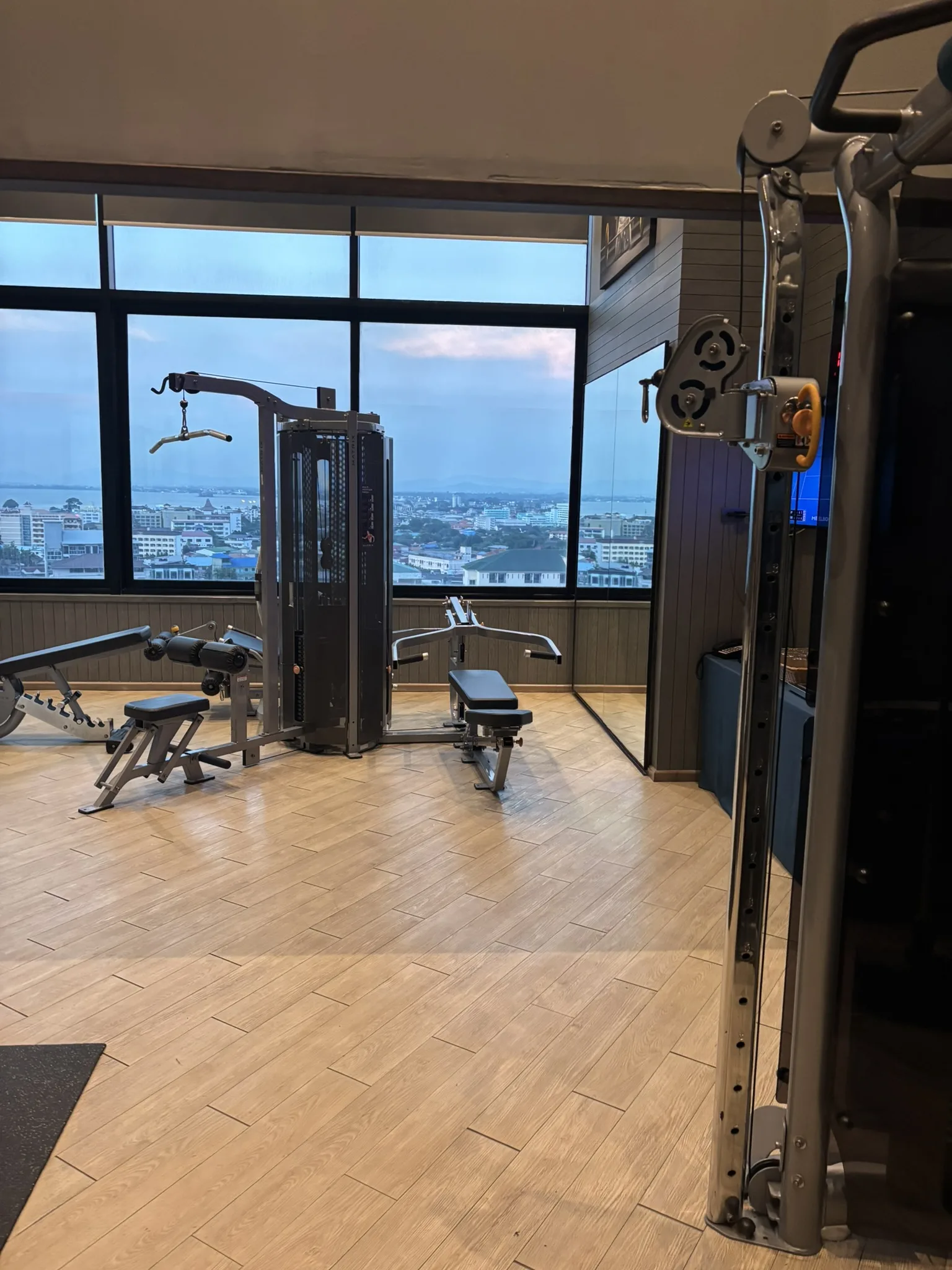 Cable machines at Brighton Hotel Pattaya gym
