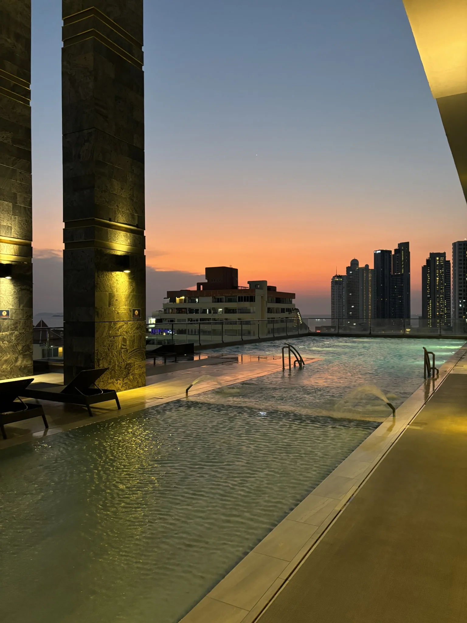 Brighton Hotel Pattaya review